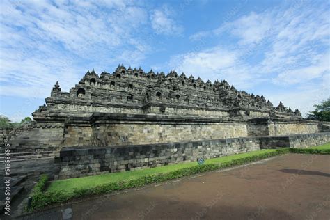 The Sailendra Dynasty’s Construction of Borobudur Temple: An Illustrious Monument To Mahayana Buddhism and Royal Power